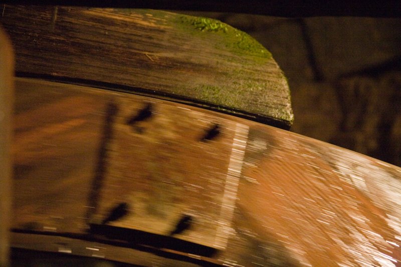 R18