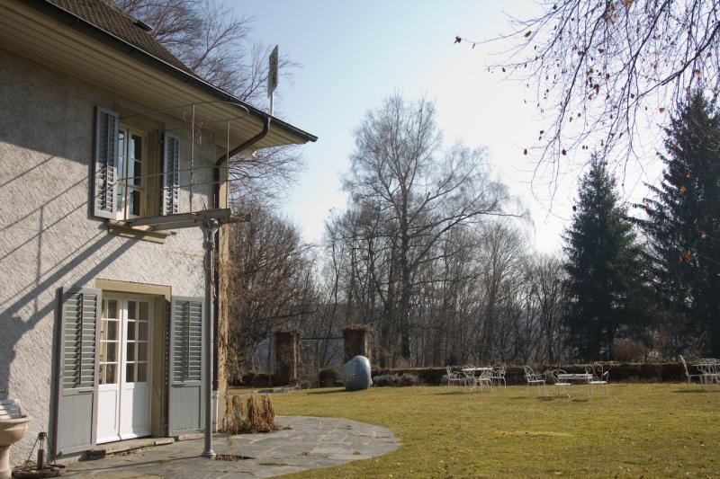 R46