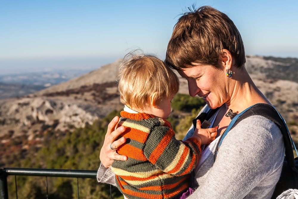 R332