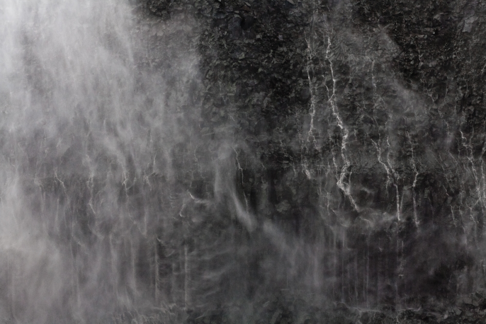 R282