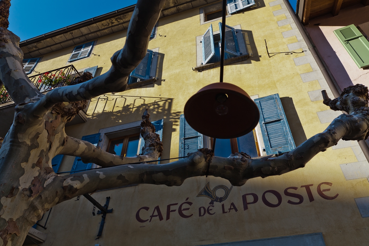 R82