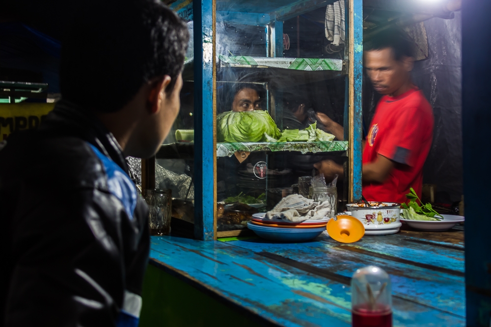R184