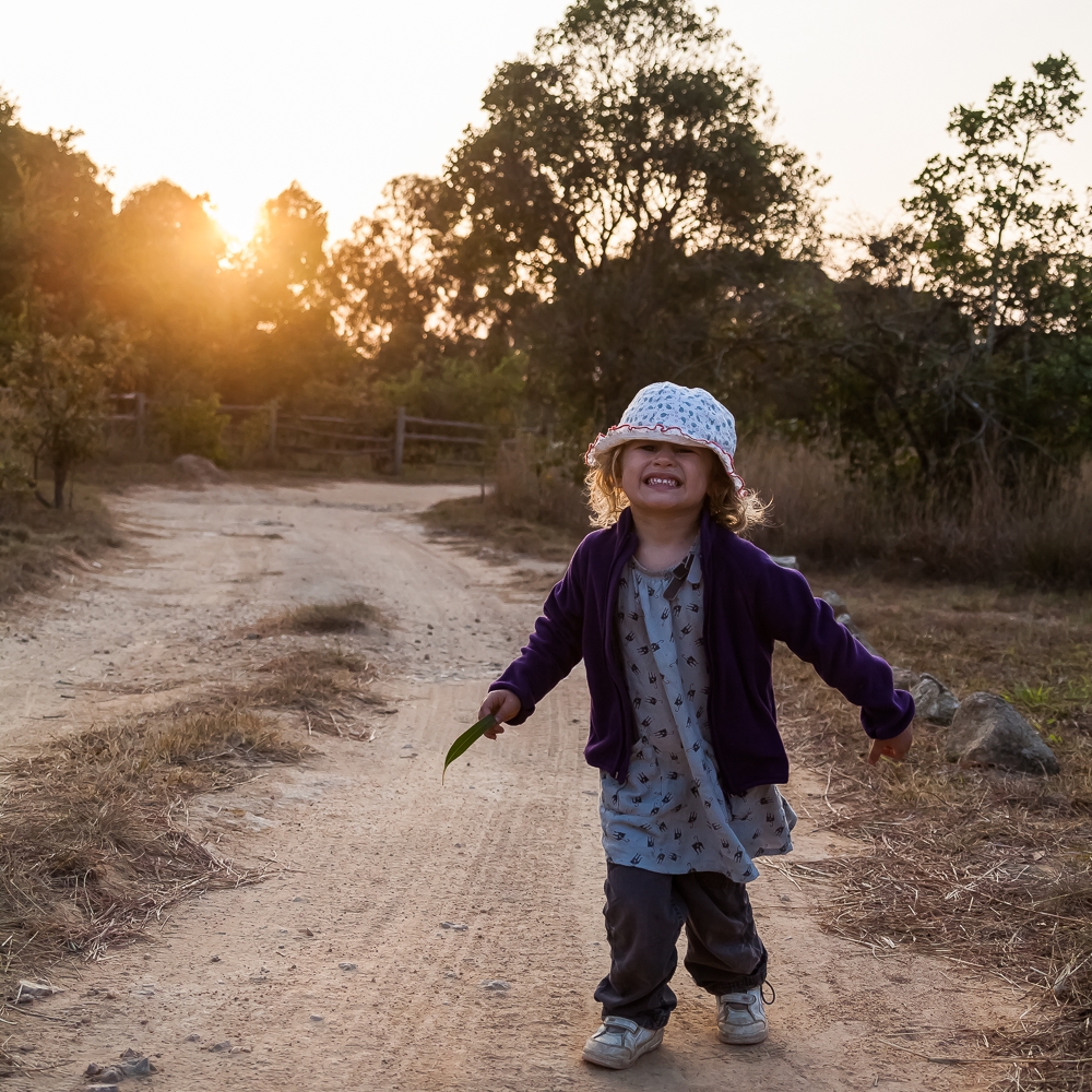 R593