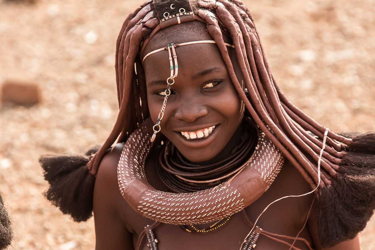 372