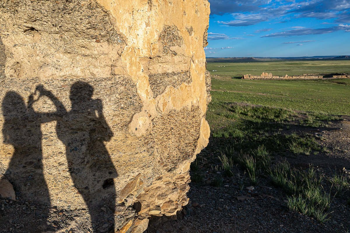 564