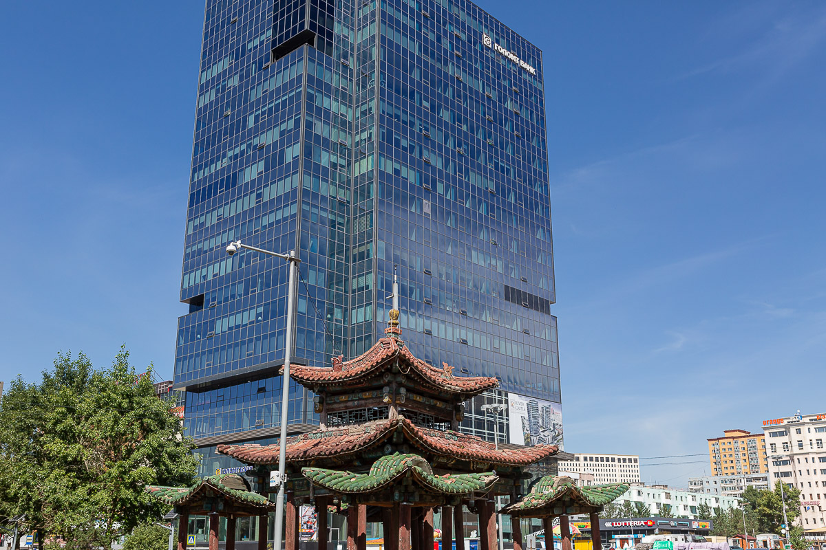 699